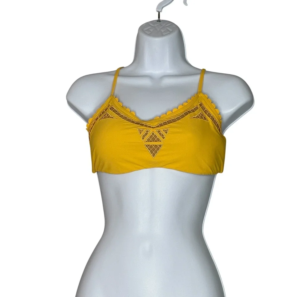NWT Red Carter Womens Bikini Top Medium Scalloped Edge Tropical Yellow